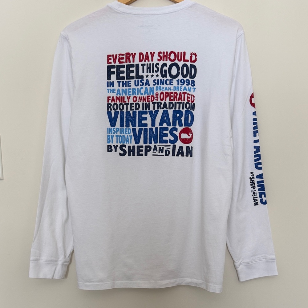Vineyard Vines NWOT Graphic White Long Sleeve Pocket Tee